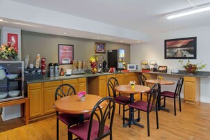 Café da manhã continental grátis todos os dias
