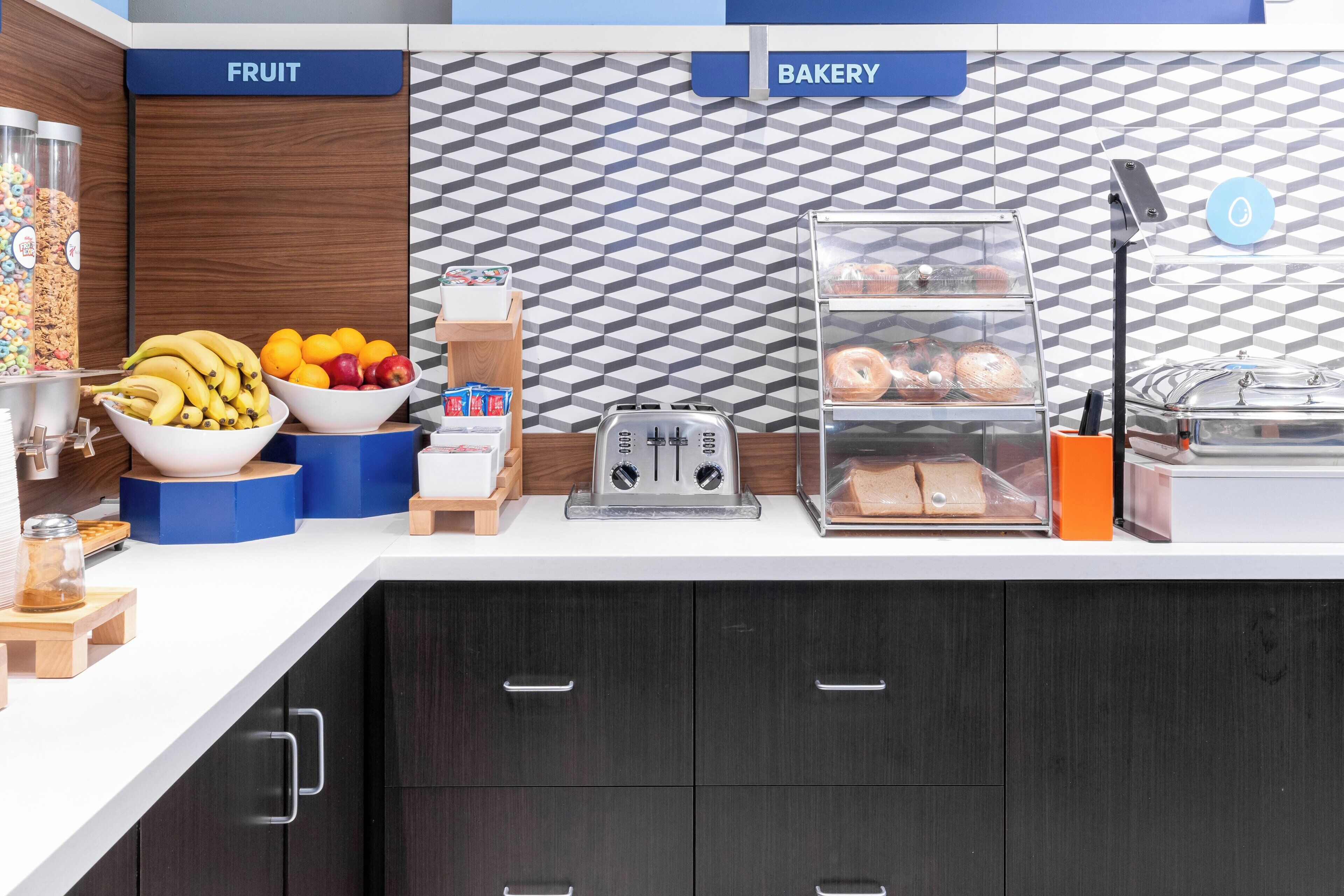 free daily continental breakfast