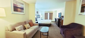 Kamer, 1 kingsize bed met slaapbank | Luxe beddengoed, een bureau, verduisterende gordijnen