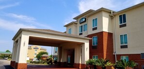 Front of property - evening/night - Home Inn & Suites (Montgomery)