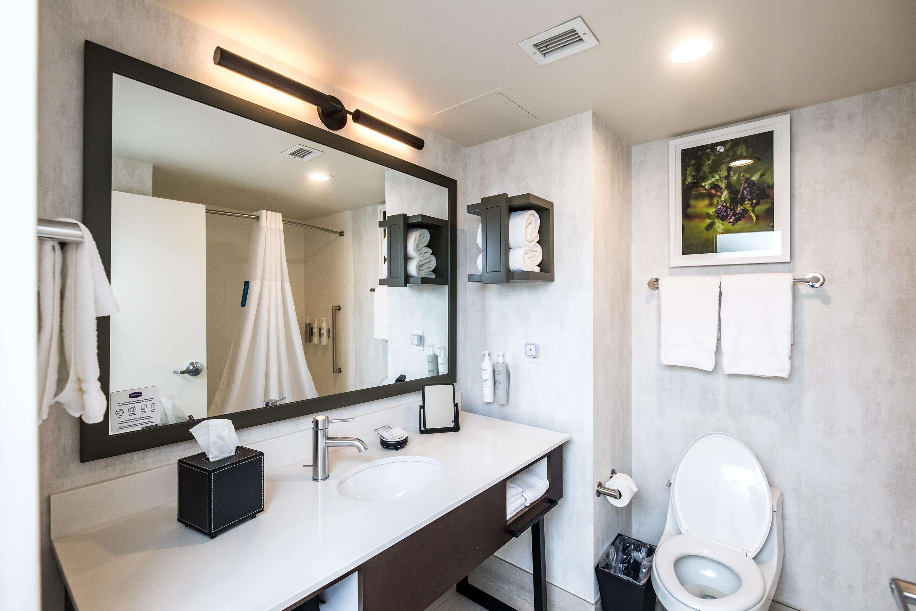 two queen beds non smoking | bathroom | hydromassage showerhead, free toiletries, hair dryer, towels