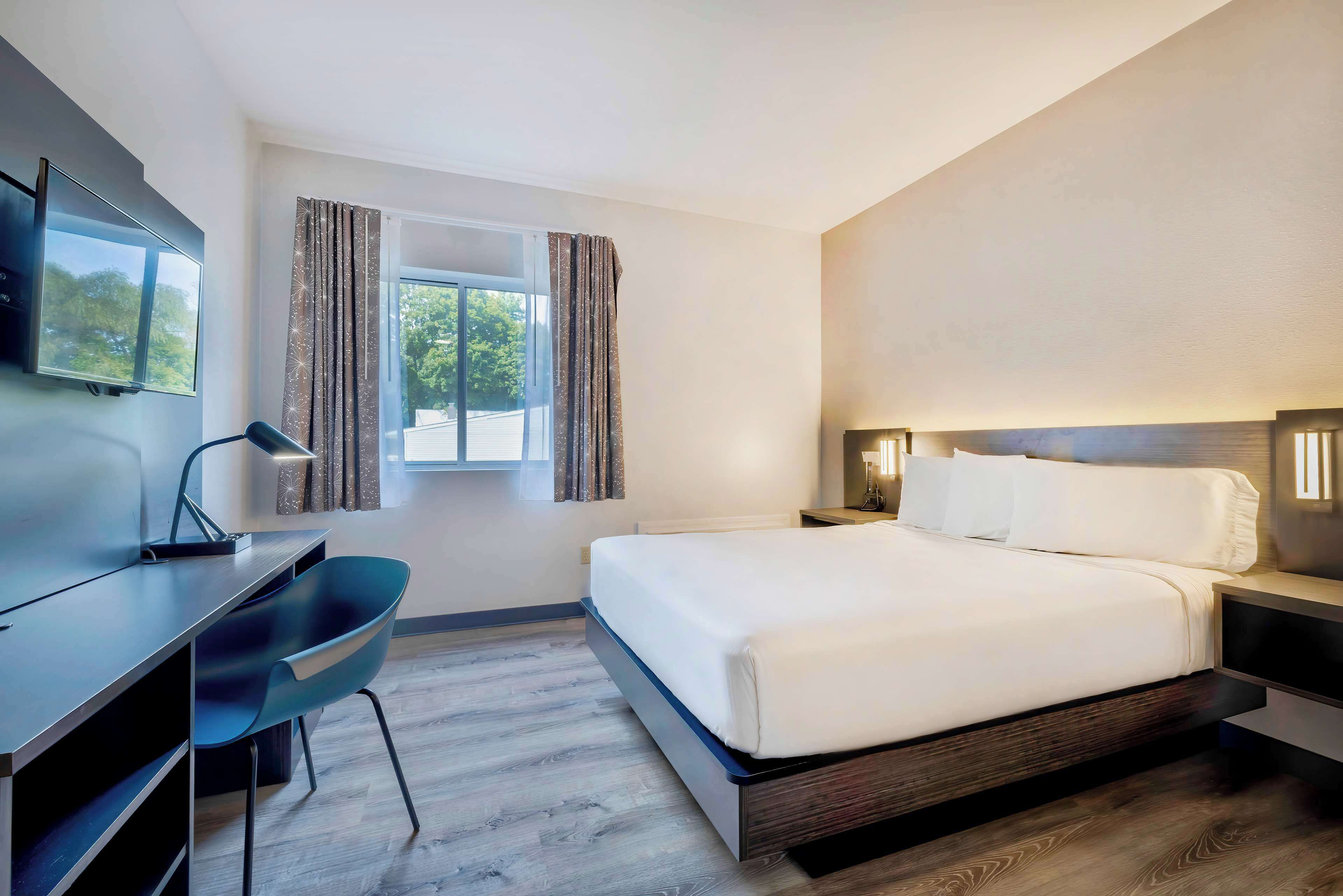 โต๊ะทำงาน, Wi-Fi ฟรี, ผ้าปูที่นอน