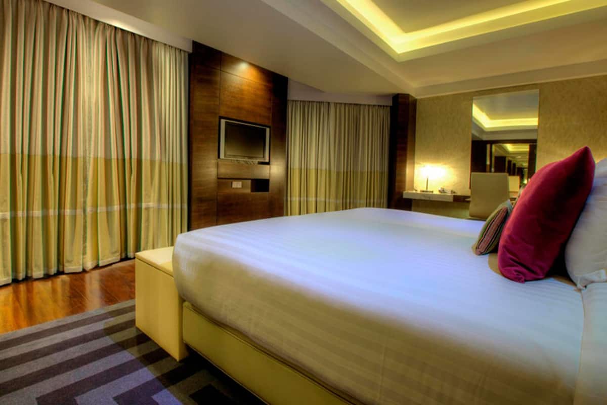 standard room, 1 king bed | 1 bedroom, premium bedding, minibar, in-room safe