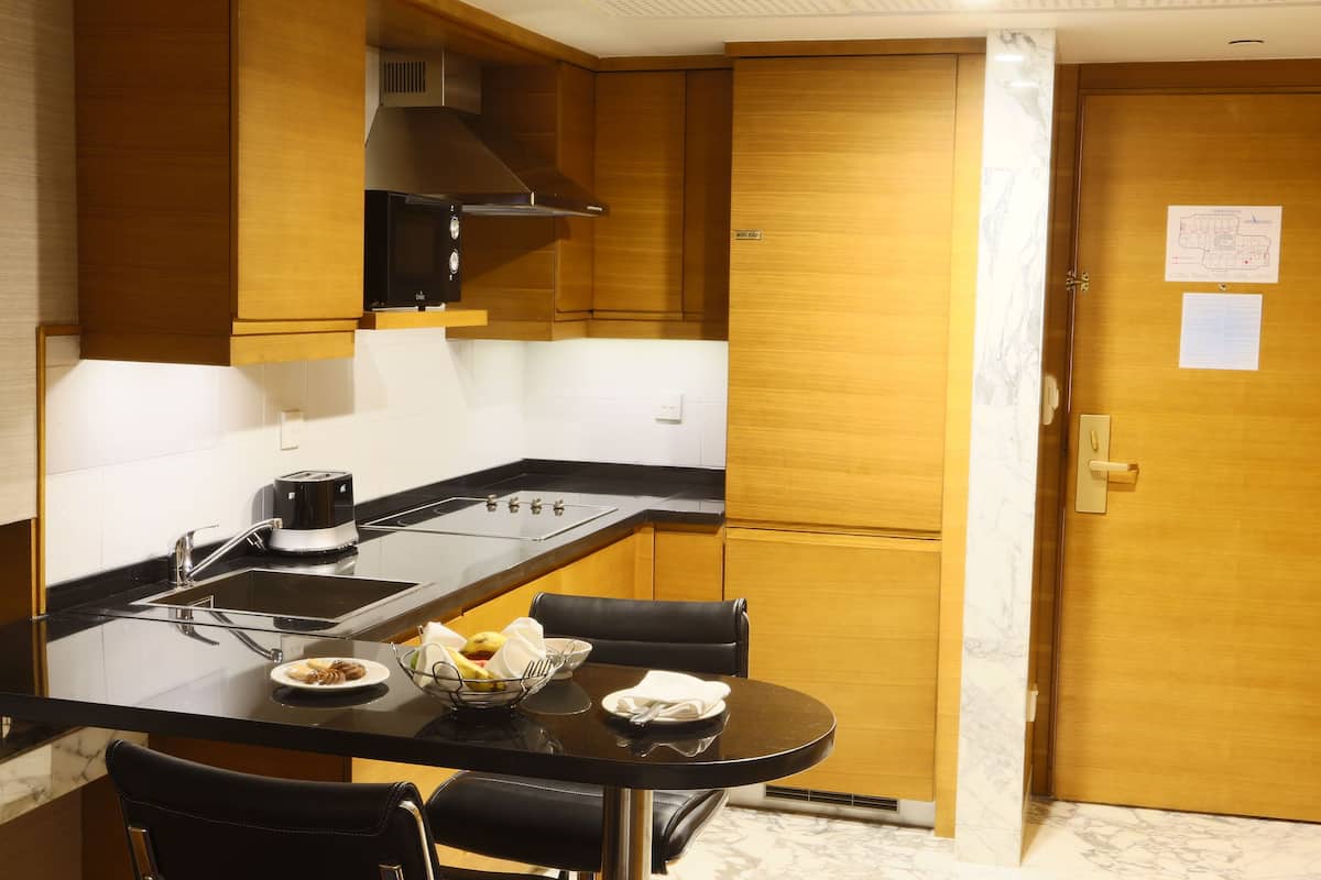 family apartment, 1 bedroom, kitchenette | private kitchenette | mini-fridge, coffee/tea maker, electric kettle