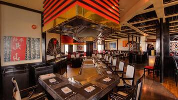 4 restaurants, Chinese cuisine