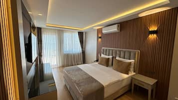 Deluxe Double Room | 1 bedroom, Egyptian cotton sheets, premium bedding, minibar