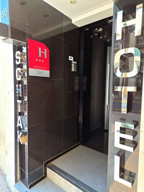 Exterior - Hotel Schtak (Cannes)