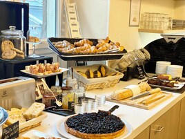 Daily buffet breakfast (EUR 14 per person)