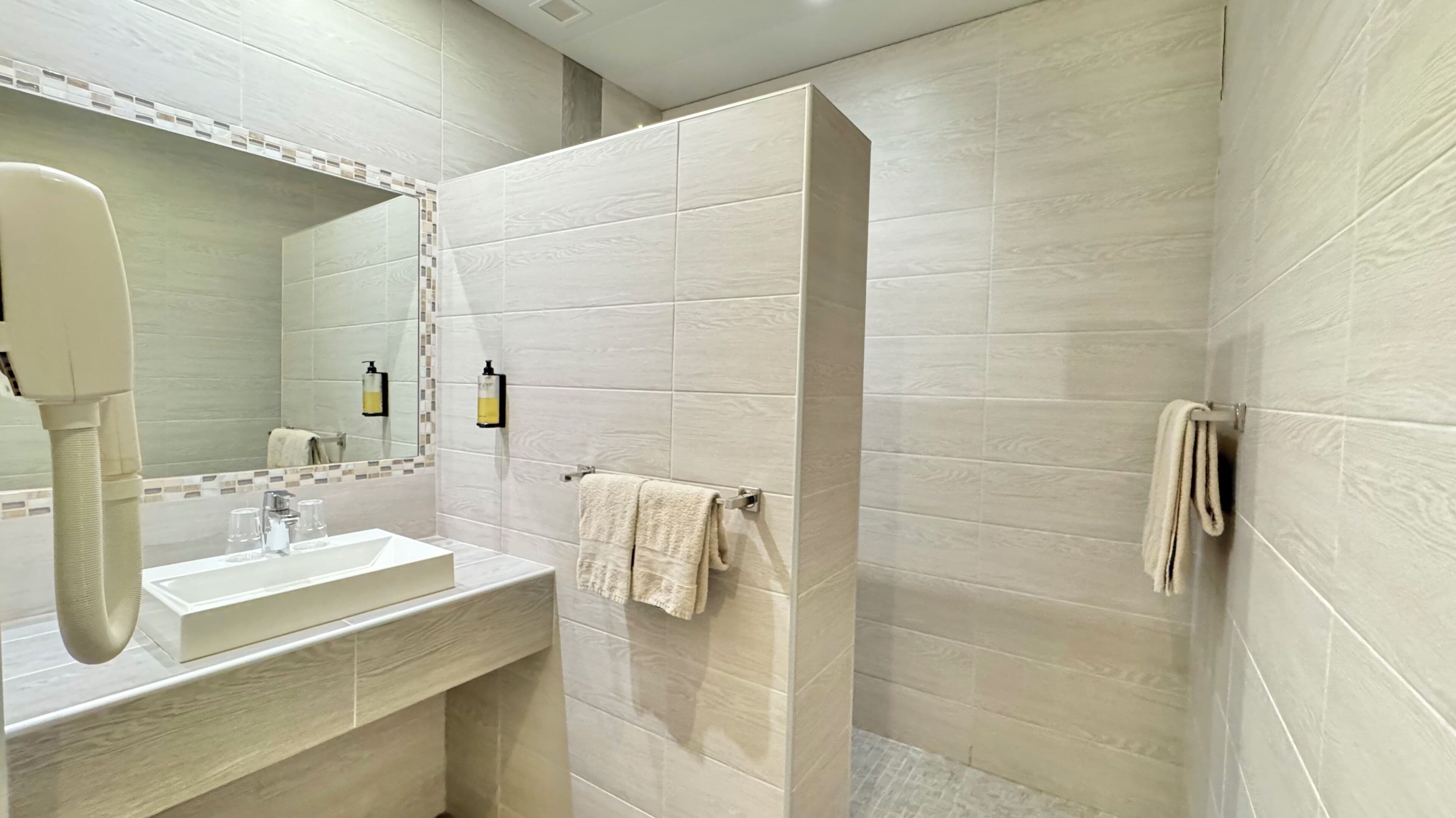 Photo - Hôtel Helvétique