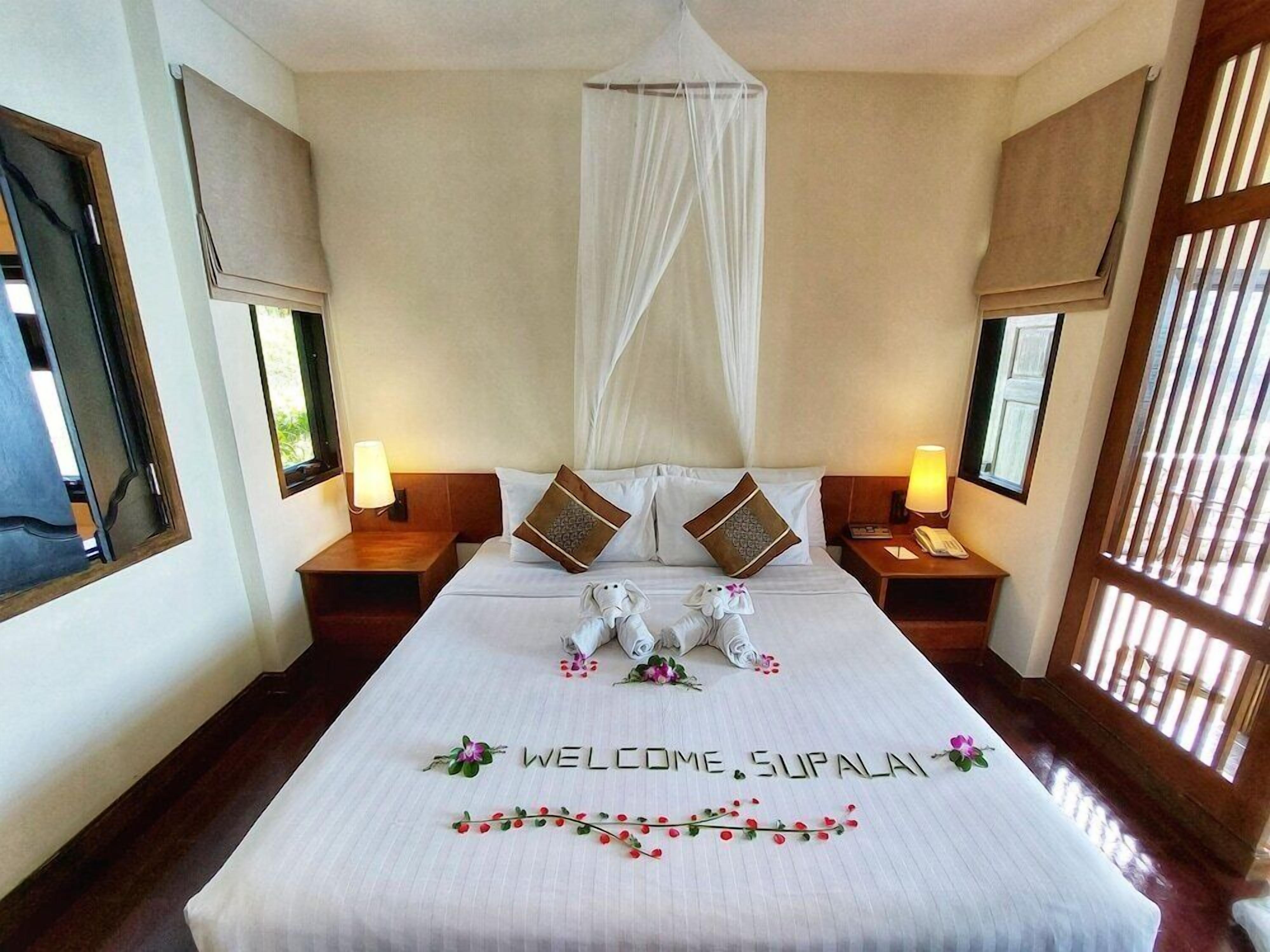 Ropa de cama de alta calidad, camas con pillow-top y minibar 