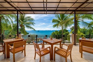 Breakfast and dinner served, Asian cuisine - Supalai Scenic Bay Resort And Spa (Pa Klok)