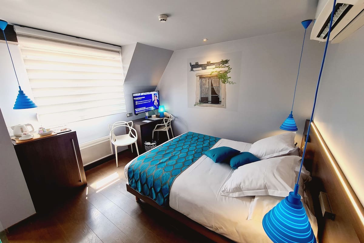 Basic Room, 1 Queen Bed, Non Smoking, Balcony