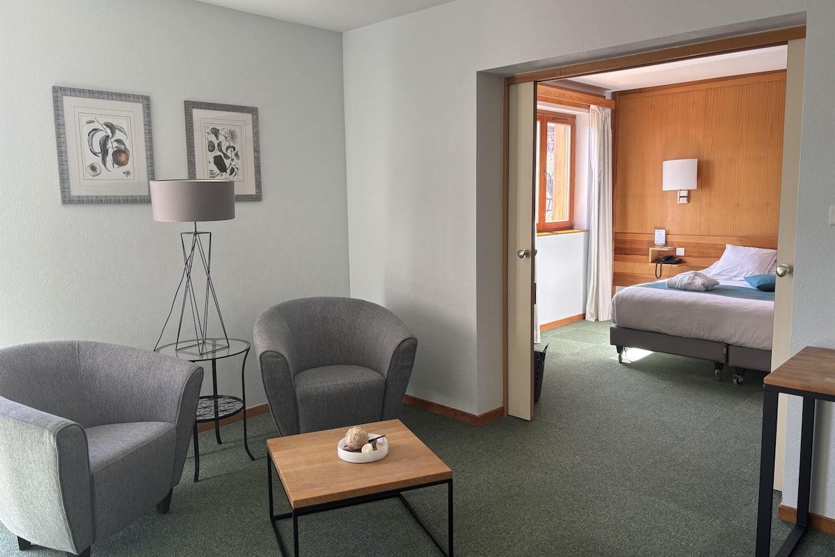 Suite, 1 King Bed, Non Smoking (Separate Lounge) | 1 bedroom, minibar, in-room safe, desk