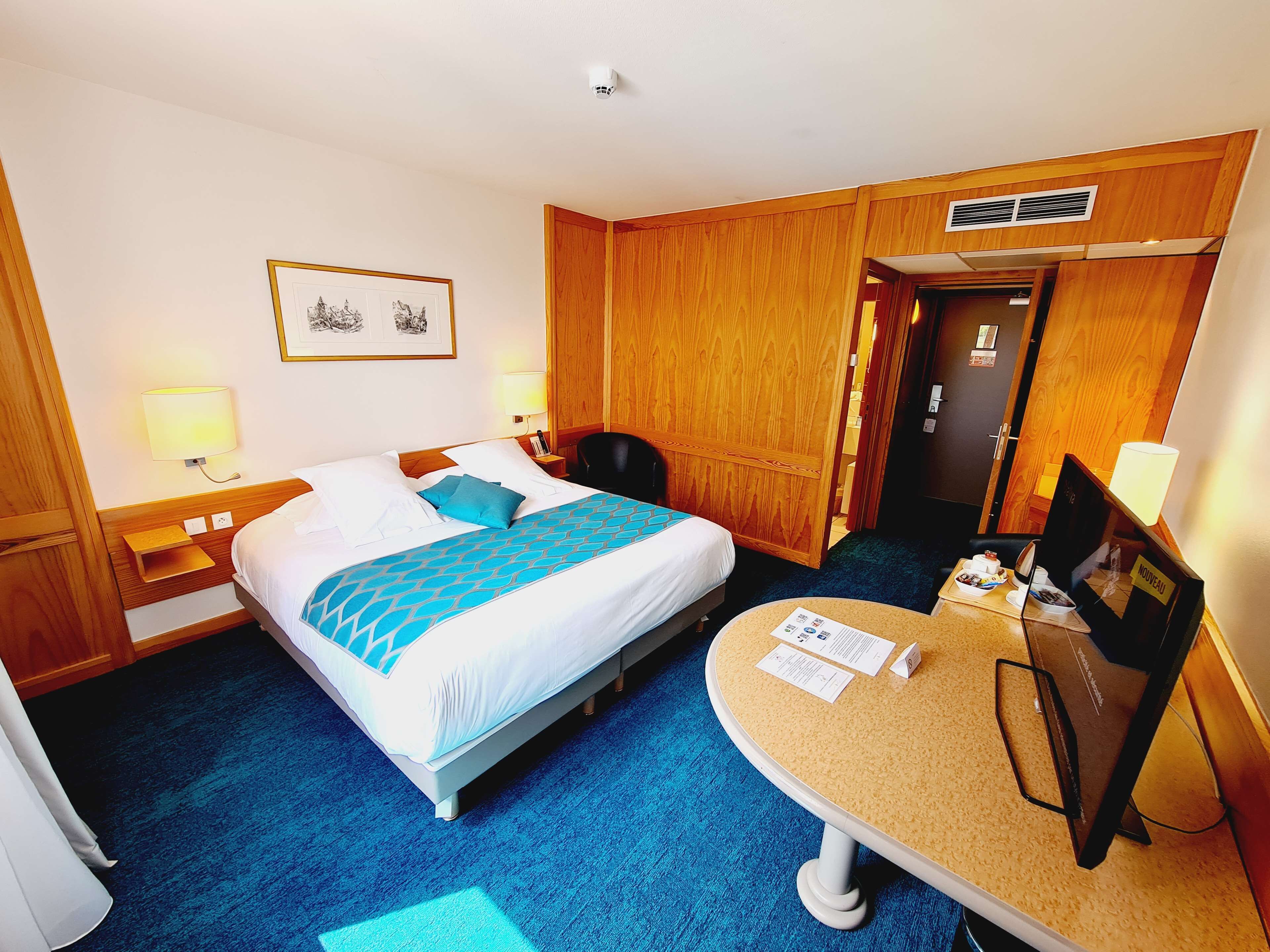 1 sovrum, minibar, värdeförvaringsskåp på rummet och skrivbord