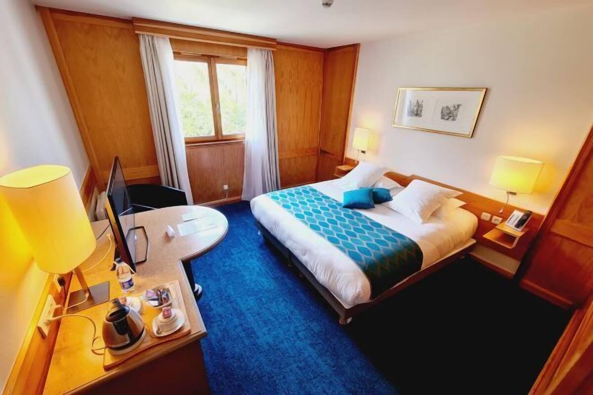 1 sovrum, minibar, värdeförvaringsskåp på rummet och skrivbord