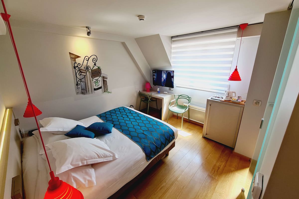 1 sovrum, minibar, värdeförvaringsskåp på rummet och skrivbord