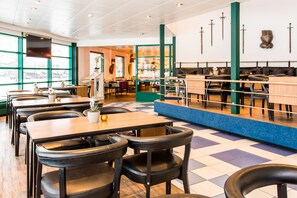 Café da manhã, almoço e jantar