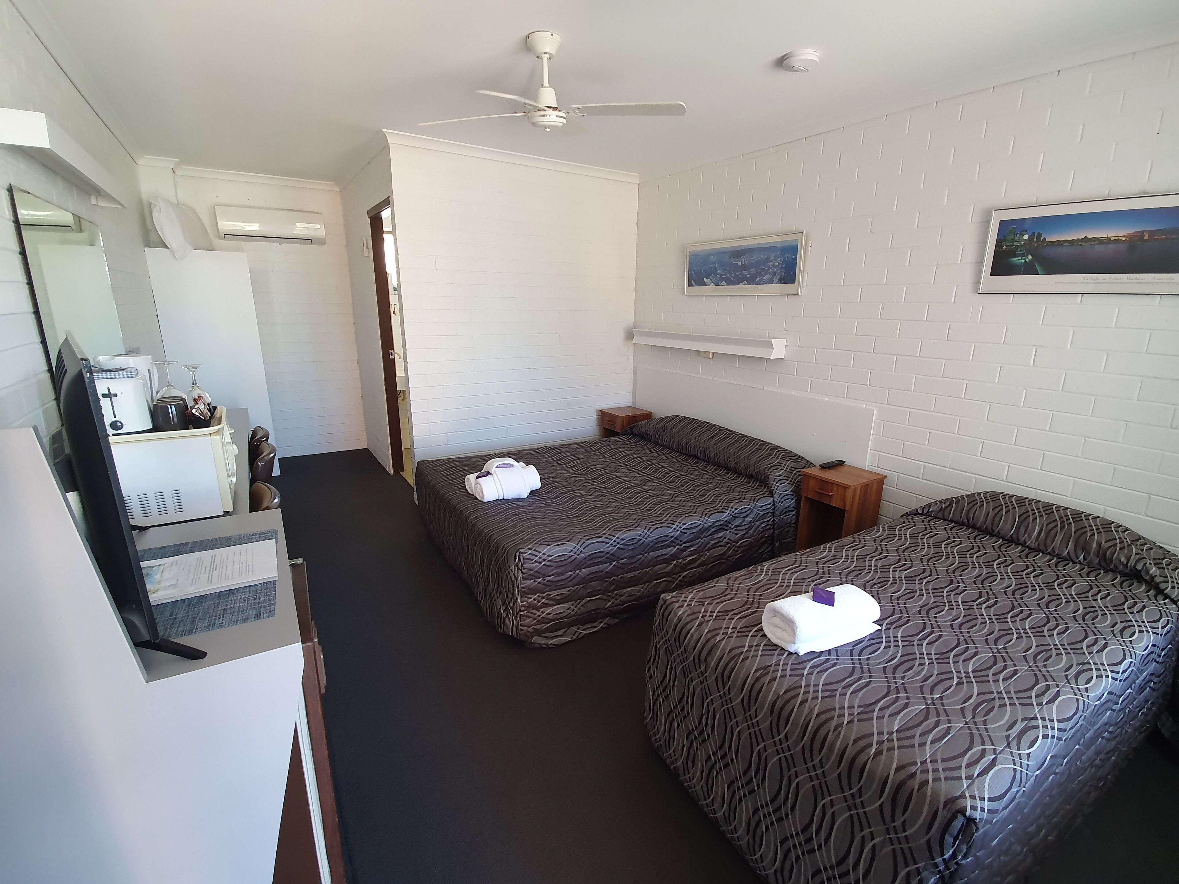 Desk, laptop workspace, iron/ironing board, free WiFi