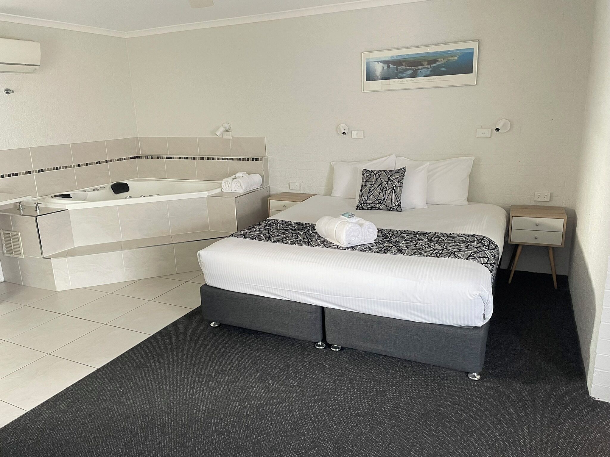 King room with Spa bath-Located 1st Floor (No Elevator) | Desk, laptop workspace, iron/ironing board, free WiFi