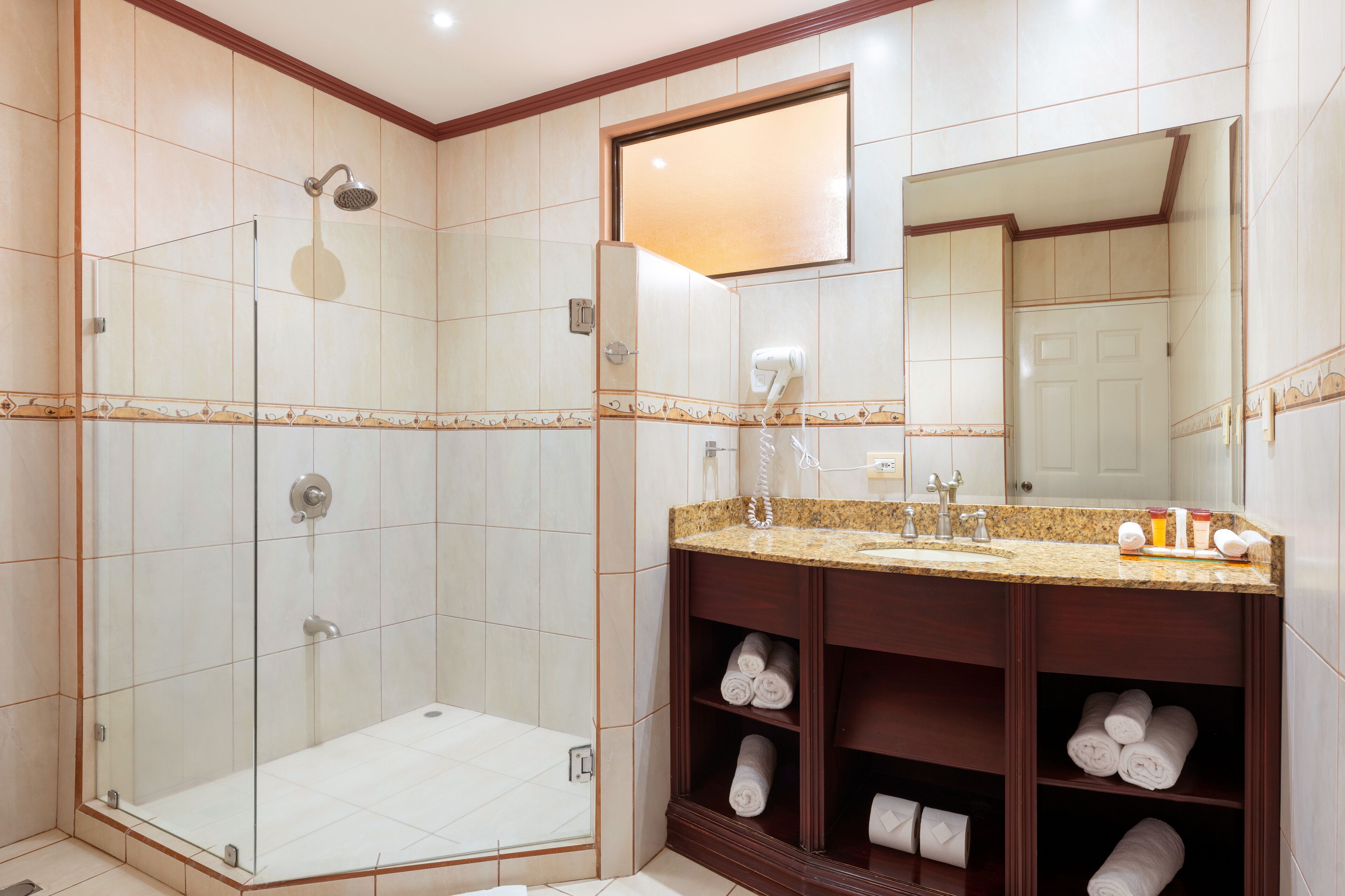 junior suite, balcony | bathroom | eco-friendly toiletries, hair dryer, towels