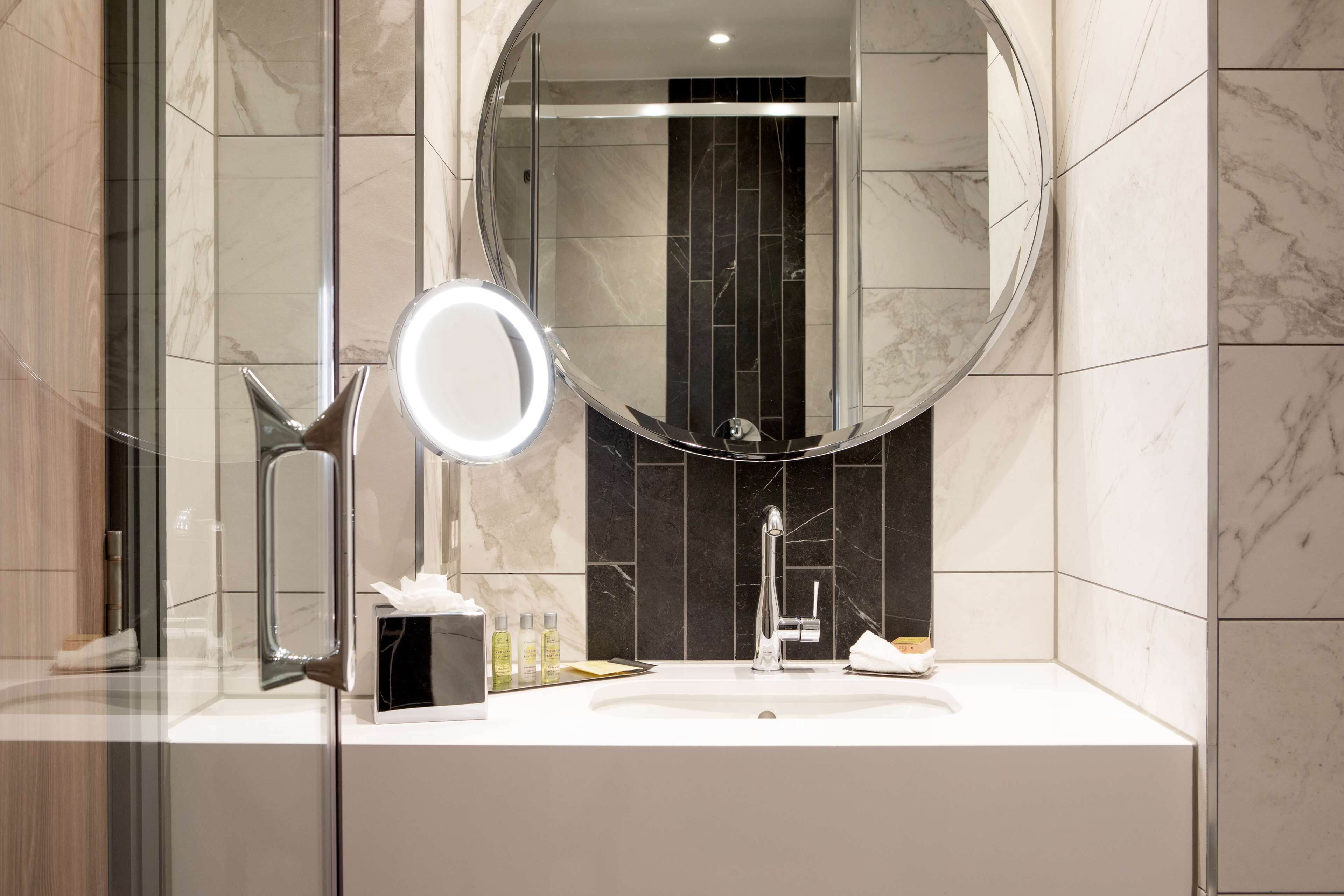 hilton, superior room, 1 king bed | bathroom | combined shower/bathtub, free toiletries, hair dryer, towels