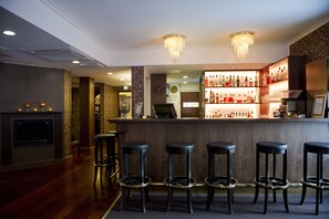 Bar (on property) - Boutique Hotel Yöpuu (JyvÀskylÀ)