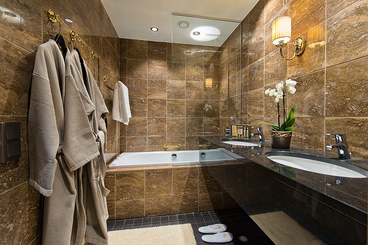 imperial room - manor hotel | bathroom | hair dryer, bathrobes, towels