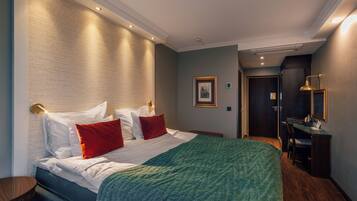 Quarto casal premium | Roupas de cama premium, cortinas blackout, quartos à prova de som