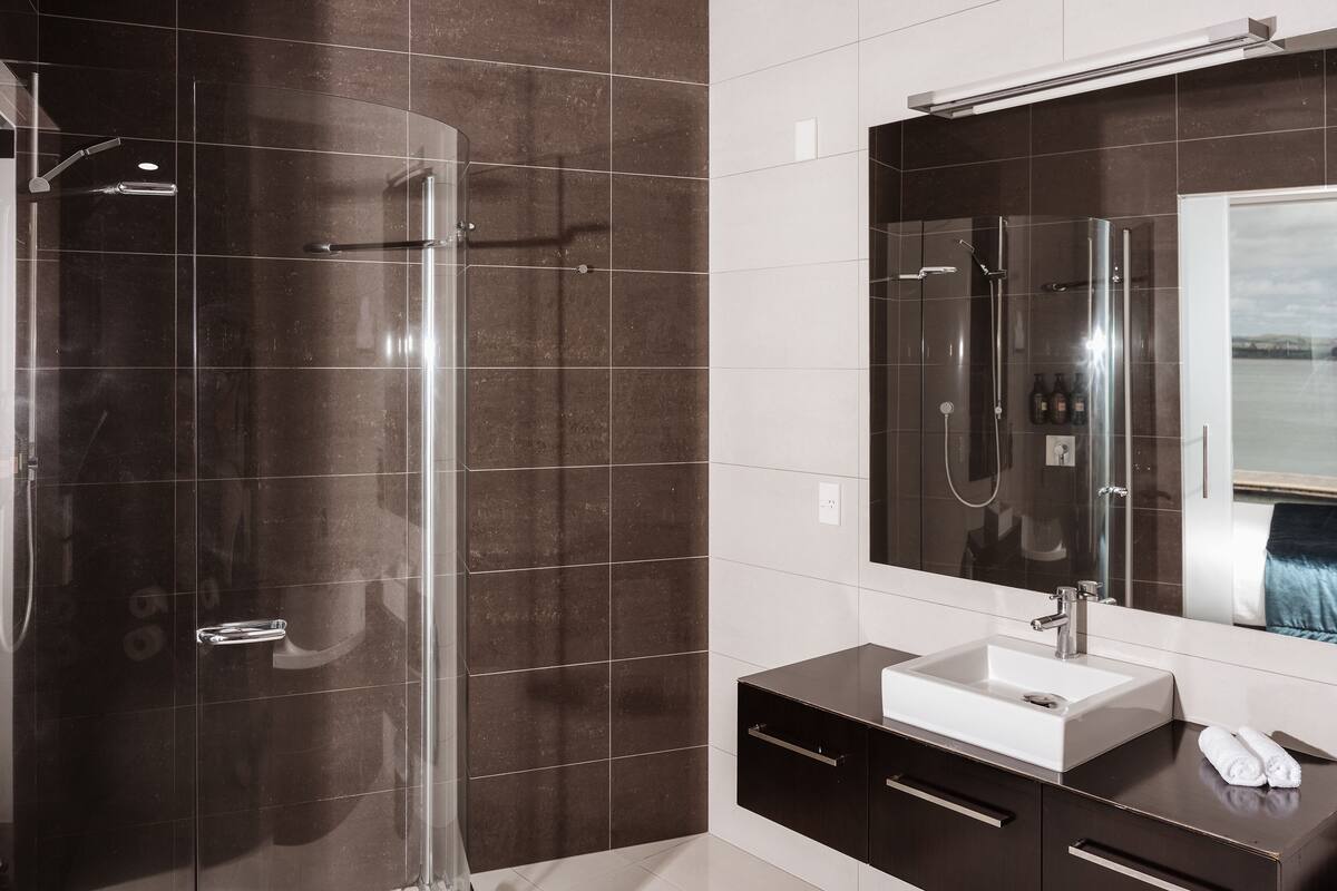 overwater executive | bathroom | free toiletries, hair dryer, bathrobes, towels