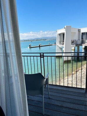 Harbour View | Premium bedding, in-room safe, blackout drapes, iron/ironing board