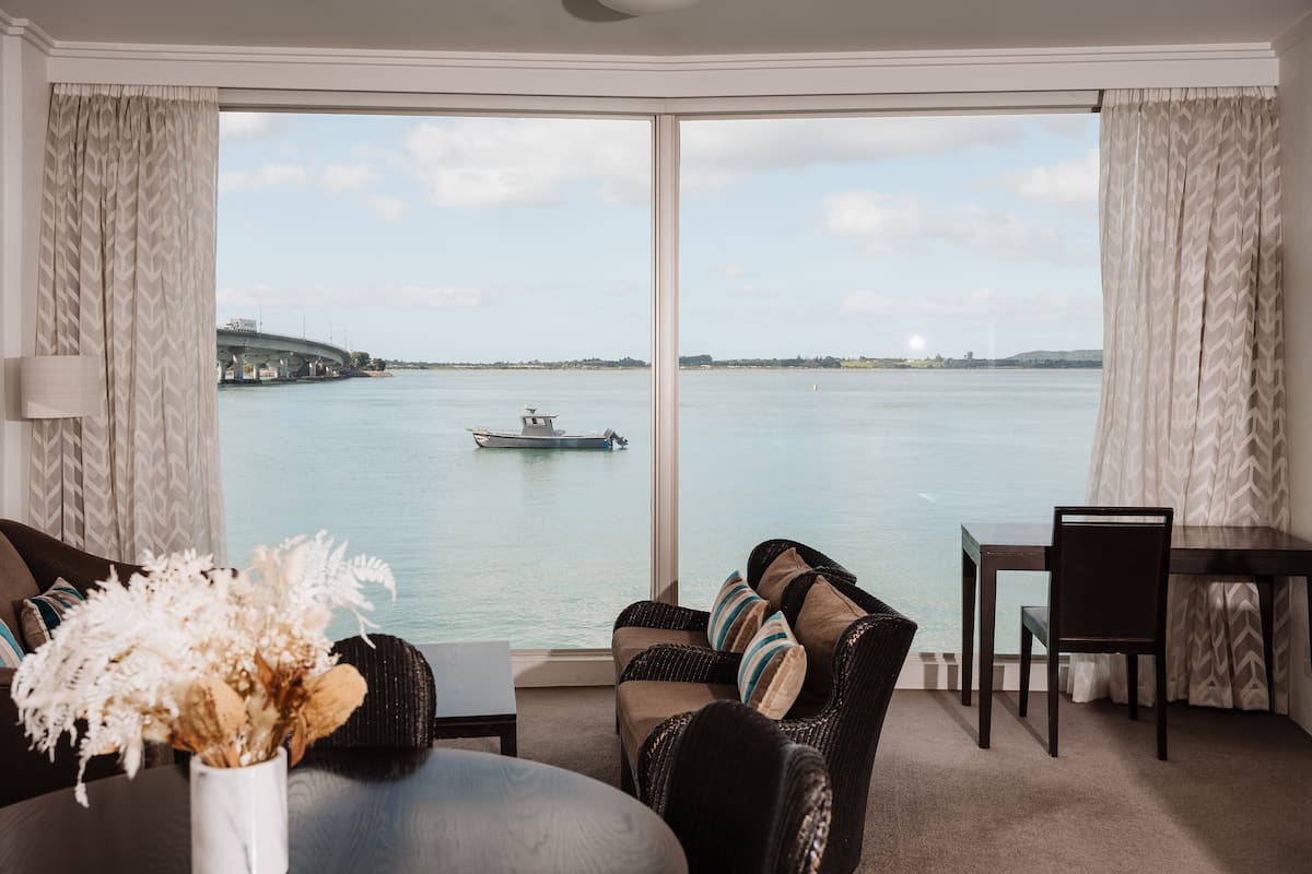 Overwater Executive | Beach/ocean view