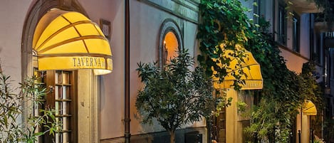 Façade de lâhĂ©bergement - soirĂ©e/nuit