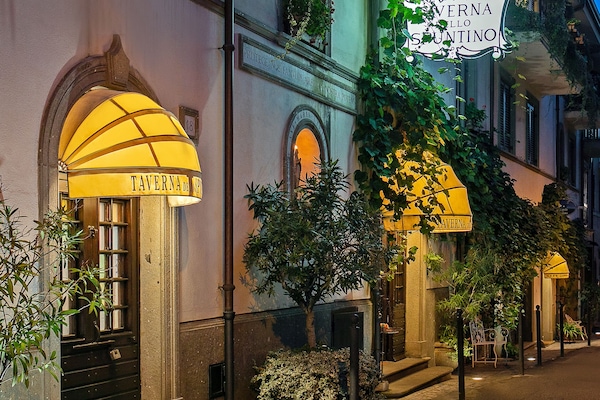 Façade de l’hébergement - soirée/nuit