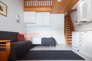 Estudio económico, cocina (Loft, Sauna) | Insonorización, cunas gratuitas, wifi gratis y ropa de cama 