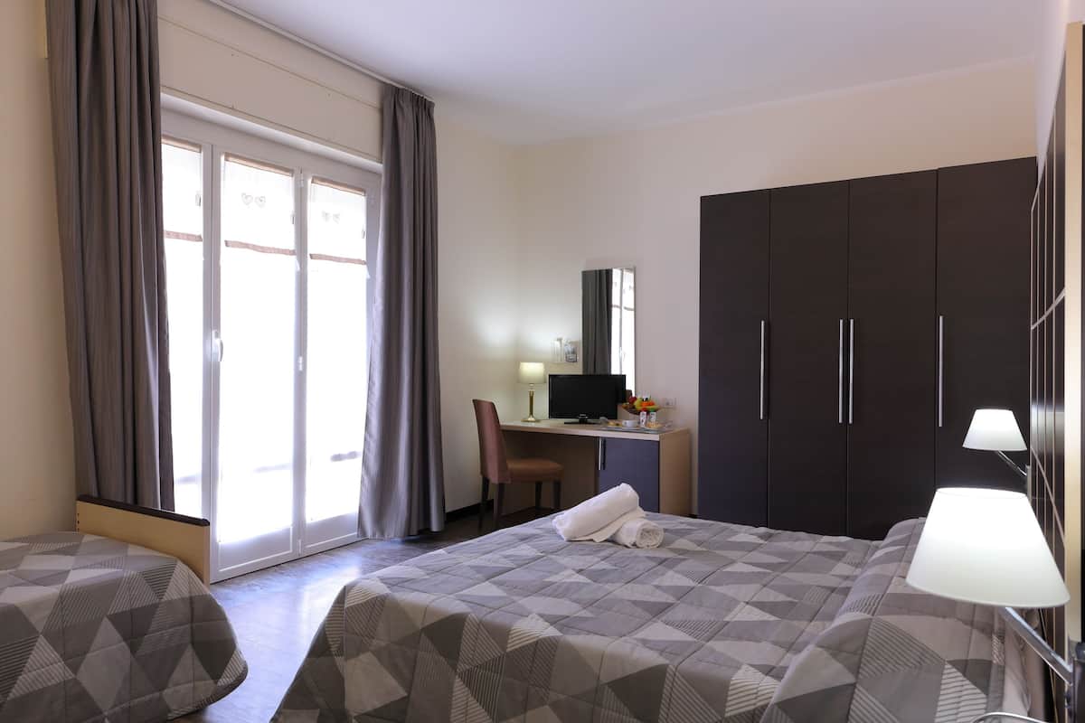 Triple Room | City view