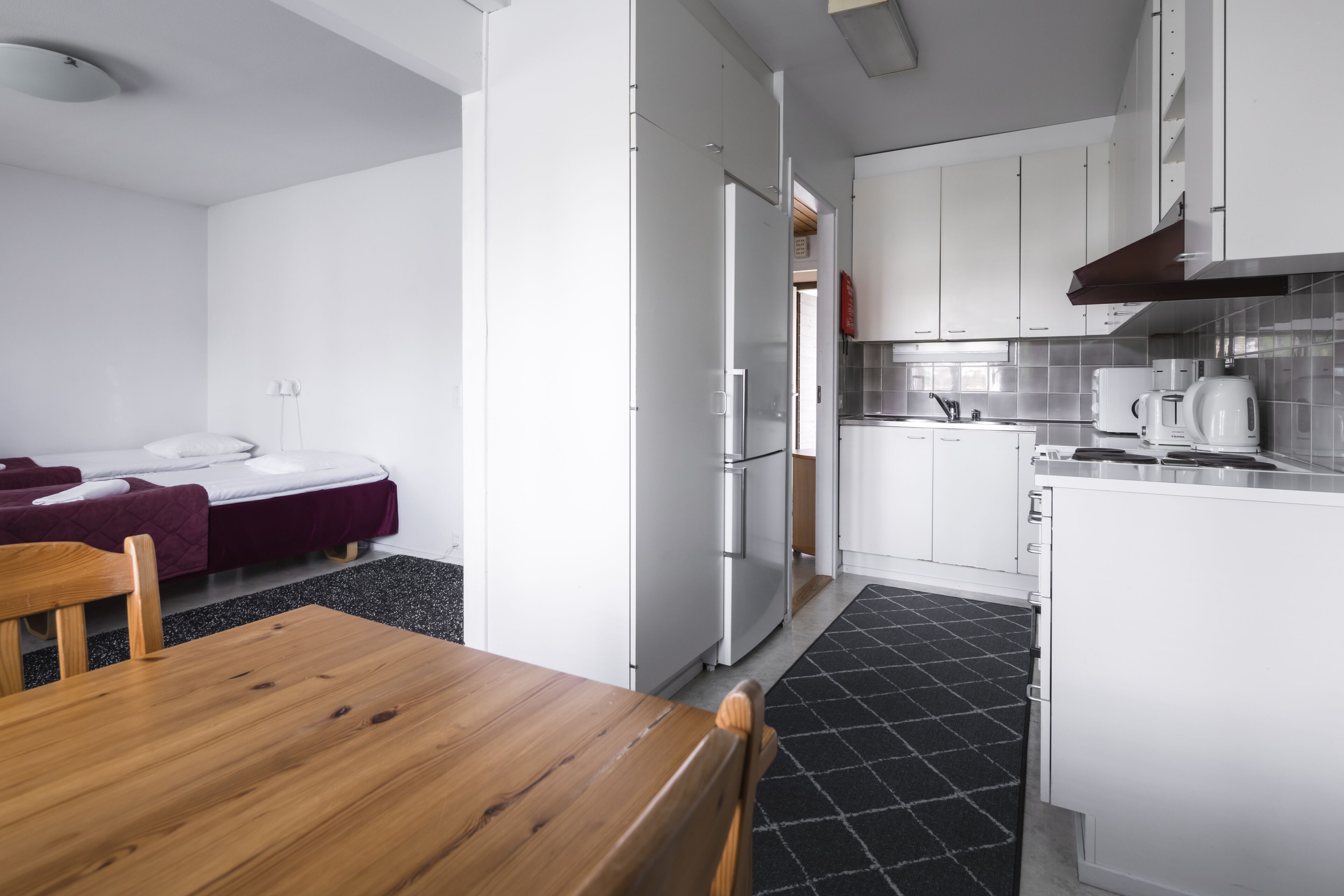 economy apartment, 1 bedroom, kitchen | desk, bed sheets