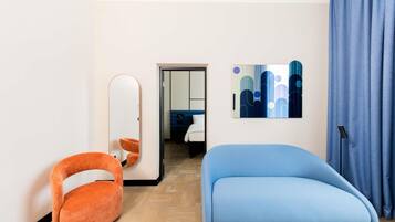 Suite (Tribe Extra) | Hypo-allergenic bedding, in-room safe, desk, laptop workspace