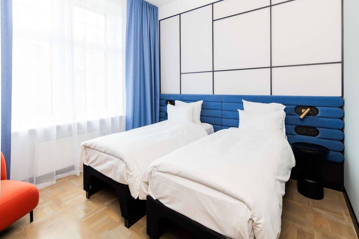 Comfort Twin Room (Tribe Essential) | Hypo-allergenic bedding, in-room safe, desk, laptop workspace