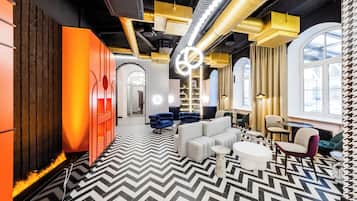 Coin salon dans le hall