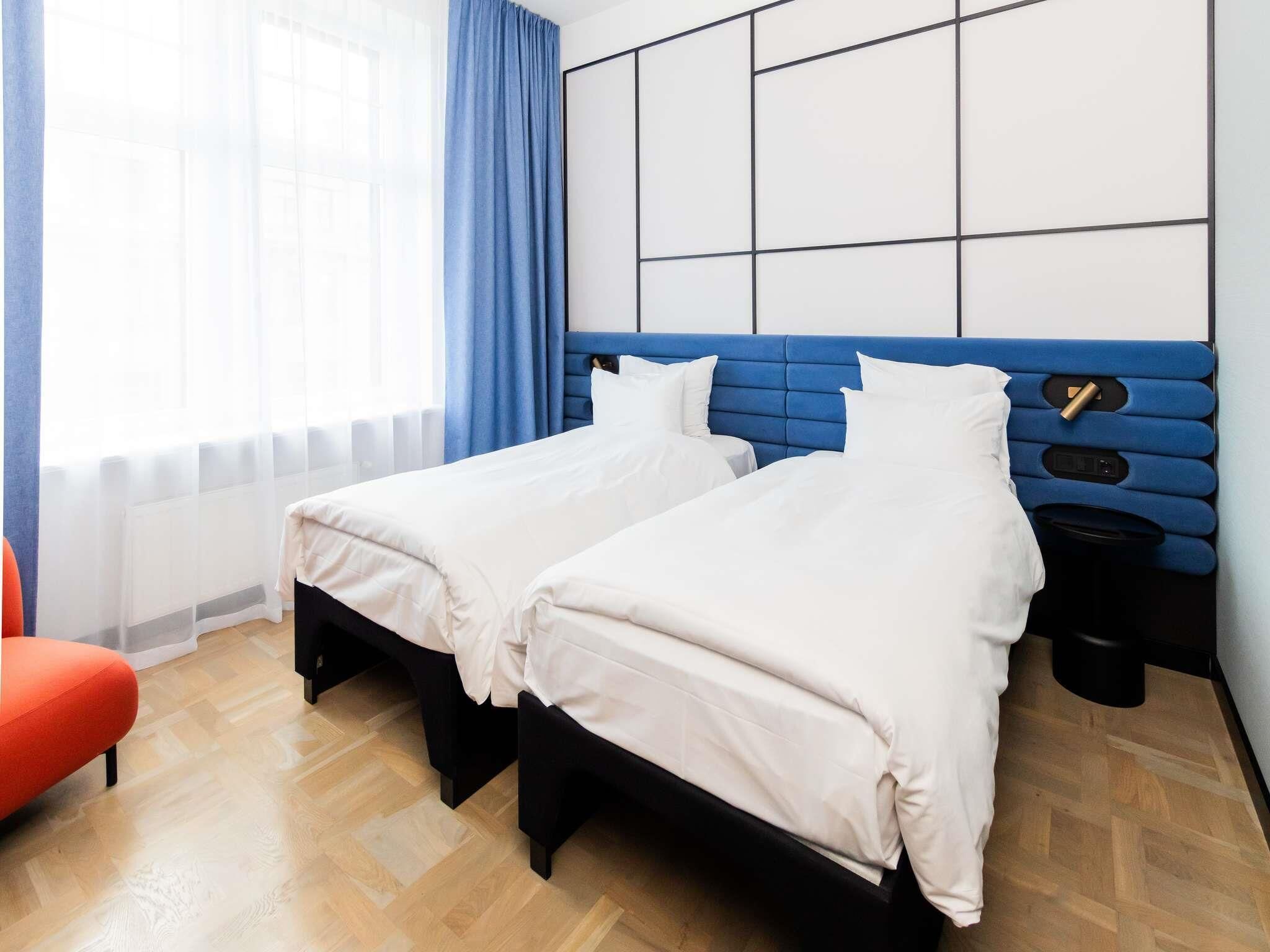 Kahden hengen comfort-huone (kaksi sänkyä) (Tribe Essential) | Allergiatestatut vuodevaatteet, tallelokero huoneessa, työpöytä