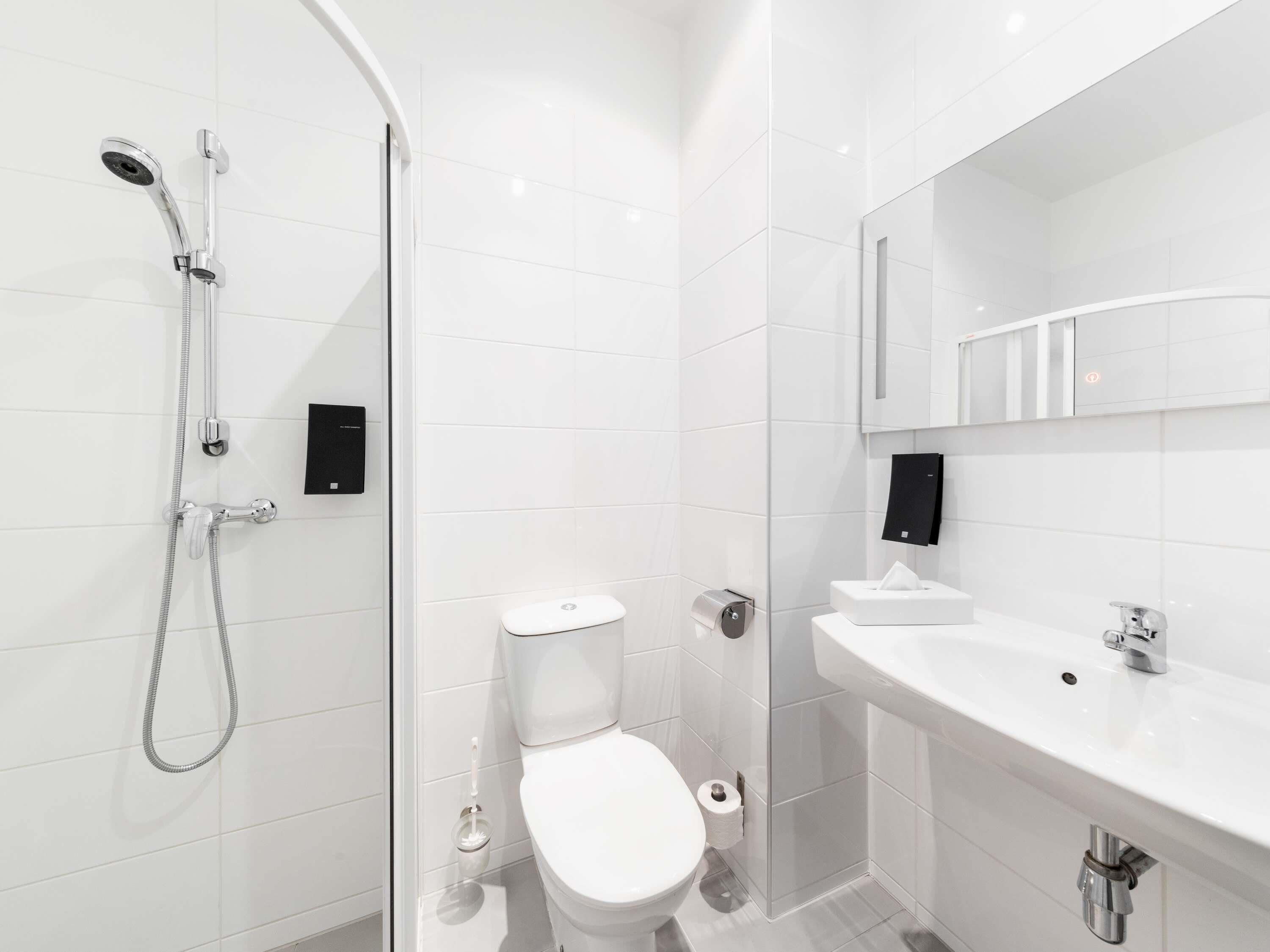 Hypo-allergenic bedding, in-room safe, desk, laptop workspace