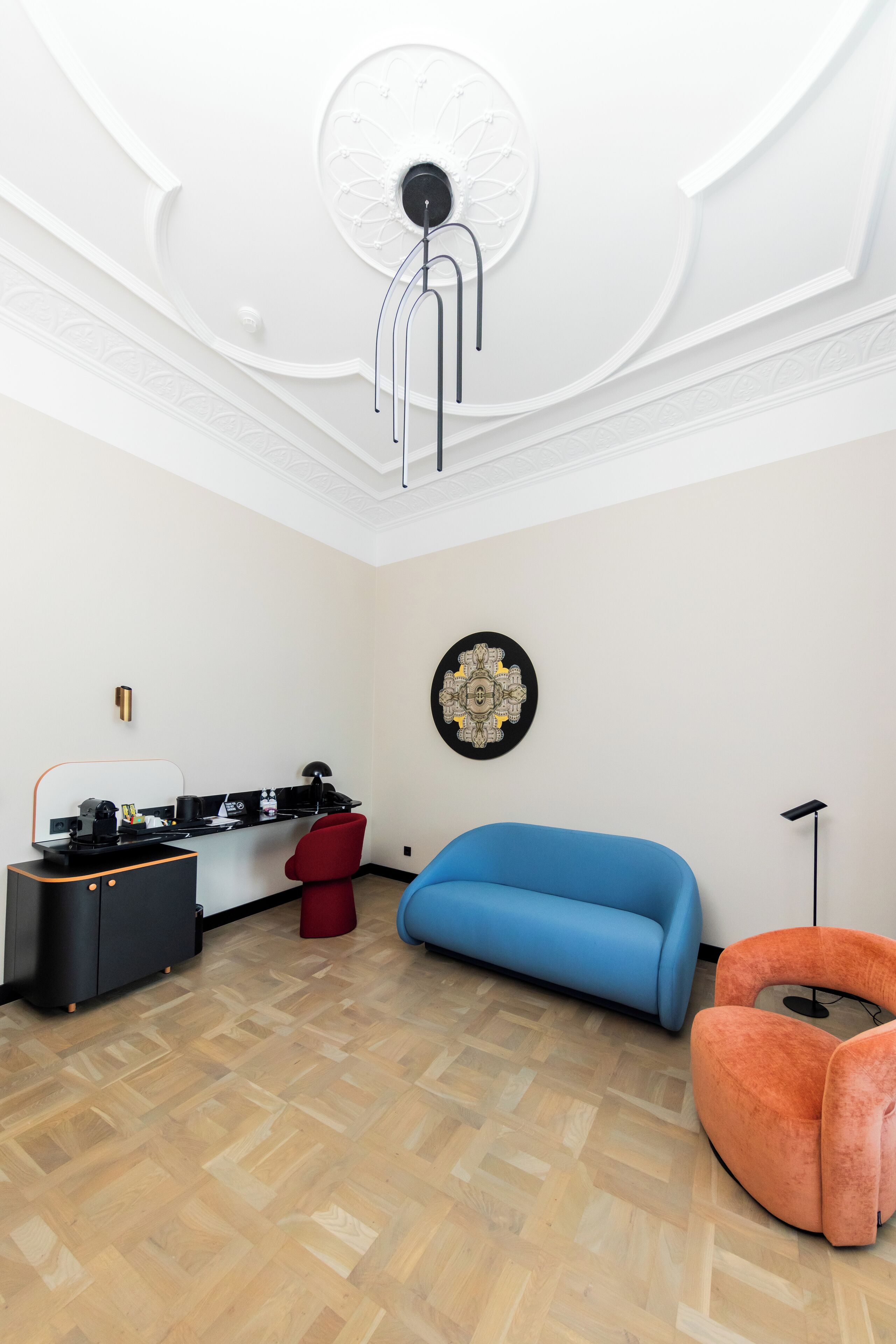 suite (tribe extra) | living area | 49-inch flat-screen tv with cable channels, tv