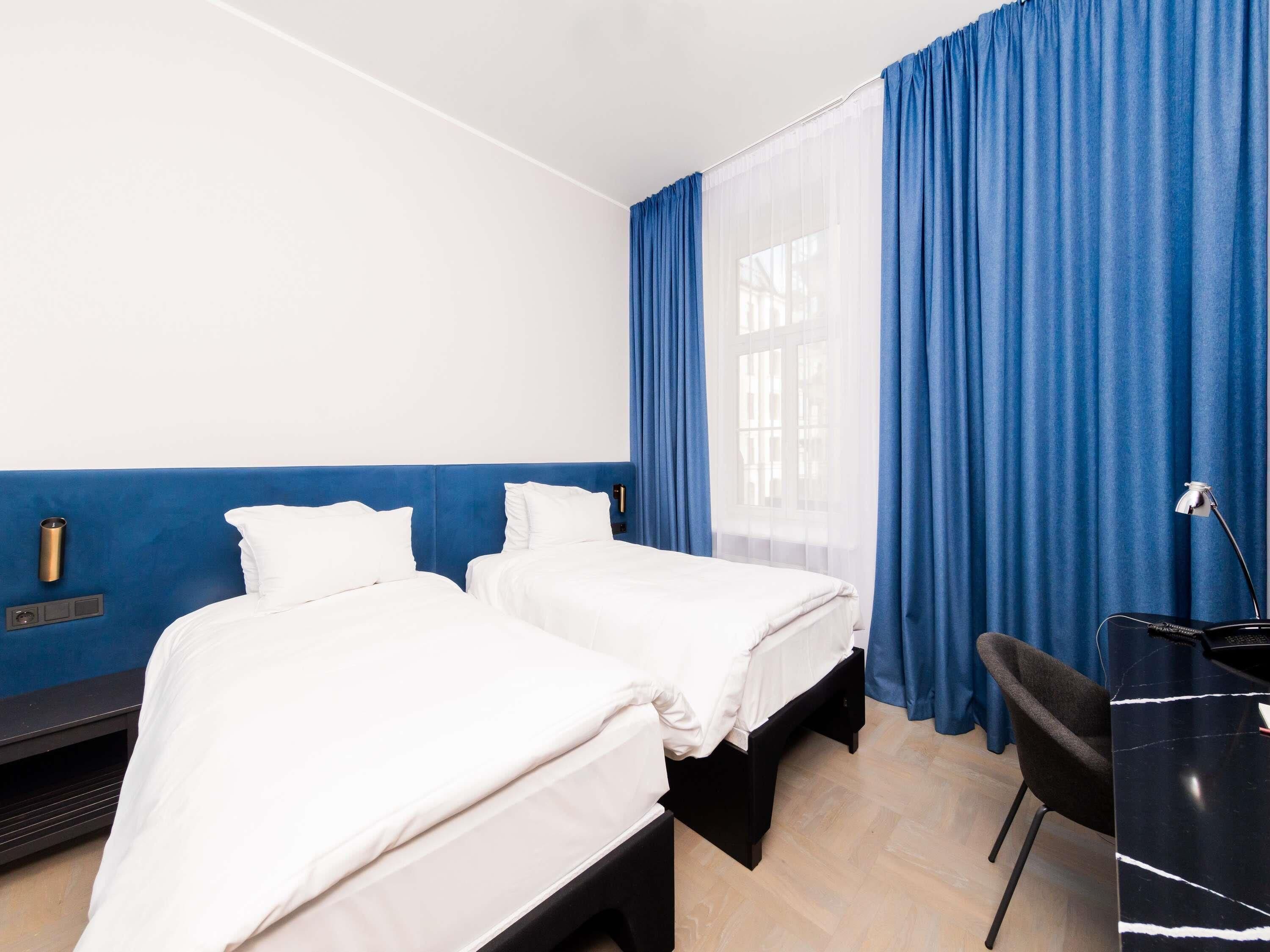 Classic Room, 2 Single Beds | Hypo-allergenic bedding, in-room safe, desk, laptop workspace