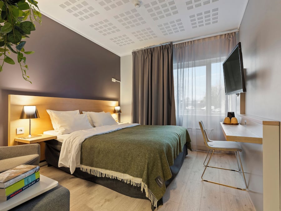 Rom – standard, 1 dobbeltseng, ikke-røyk | Senger med overmadrass, skrivebord og barnesenger