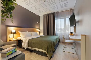 Colchones con pillow-top, escritorio, cunas y wifi 