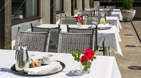 Restaurante al aire libre. Home Hotel Park