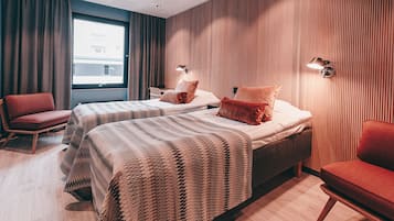 Camera con 2 letti singoli | Biancheria da letto di alta qualità, materassi Select Comfort
