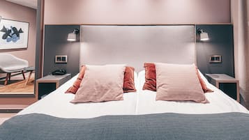 Premium bedding, Select Comfort beds, individually decorated, desk