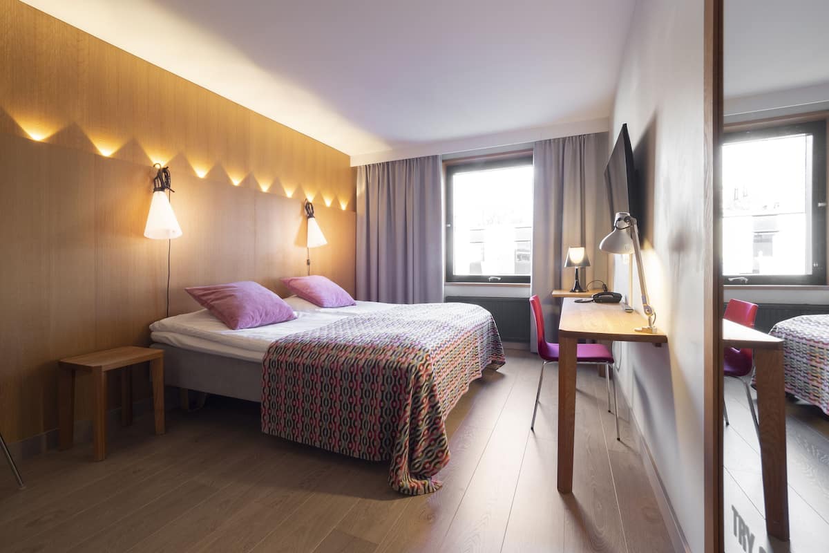 Premium bedding, Select Comfort beds, individually decorated, desk