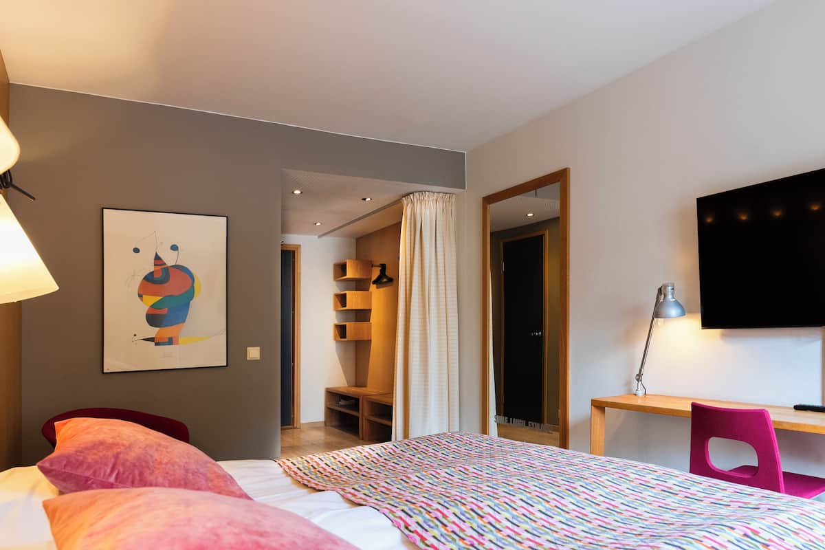 King Room | Kaliteli yatak takımı, Select Comfort yatak, ayrı ayrı dekore edilmiş